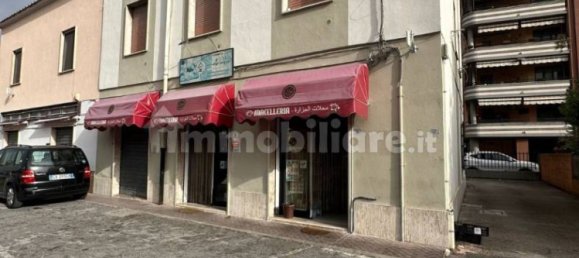 2-salle Propriété commerciale à Latina, Italy No. 69932 4