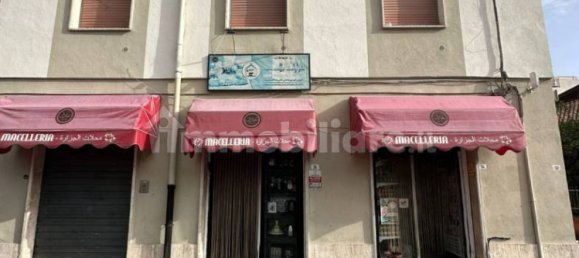 2-salle Propriété commerciale à Latina, Italy No. 69932 3