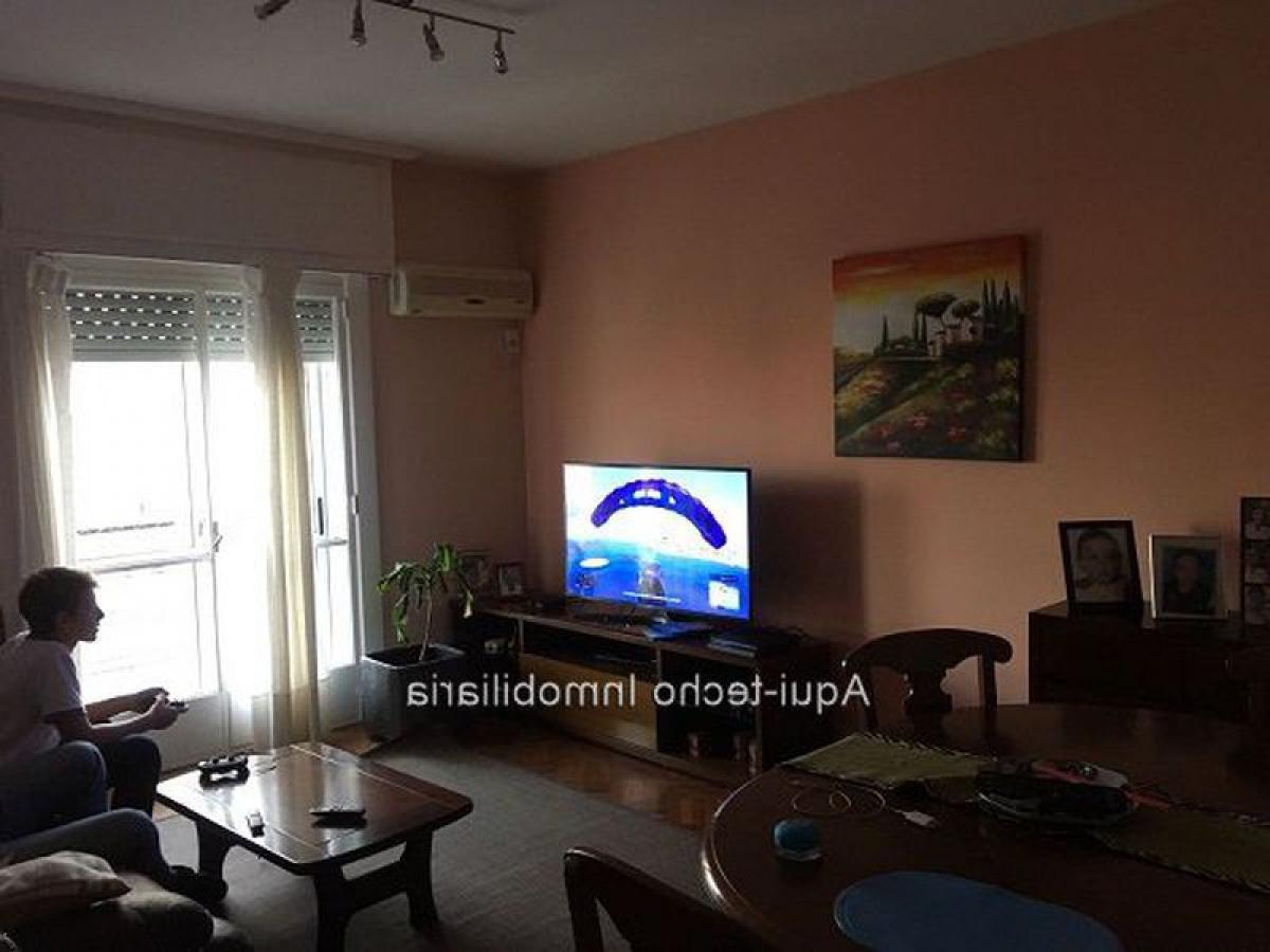 2 bedrooms Apartment in Montevideo, Uruguay No. 6174