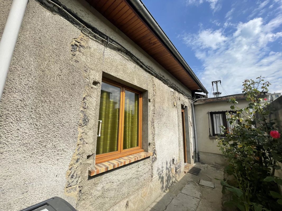 2 rooms Apartment in Noisy-le-Sec, France No. 187503