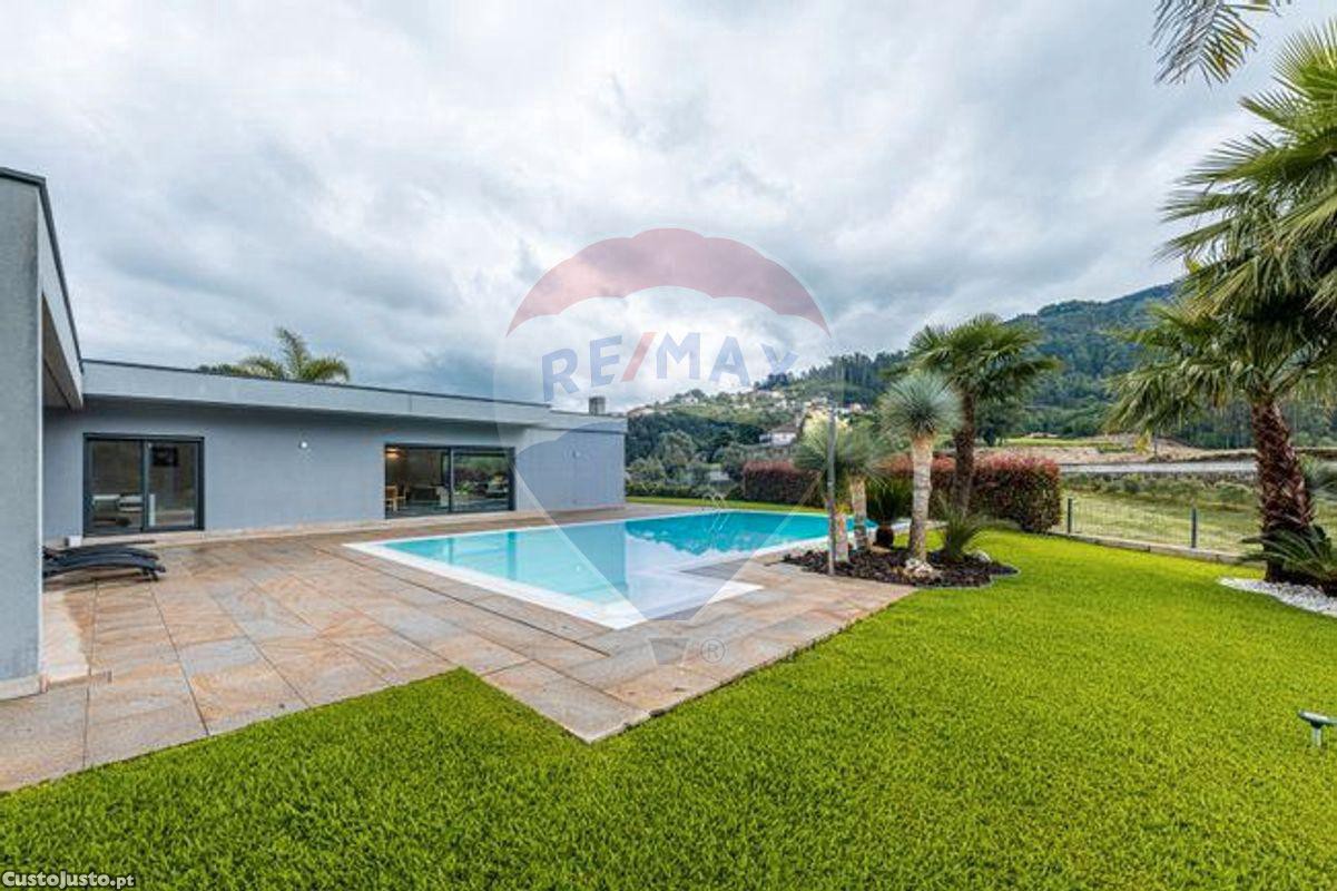 3 bedrooms House in Arcos de Valdevez, Portugal No. 176098