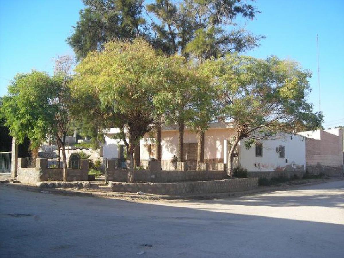 6 bedrooms Commercial property in La Rioja, Argentina No. 26474