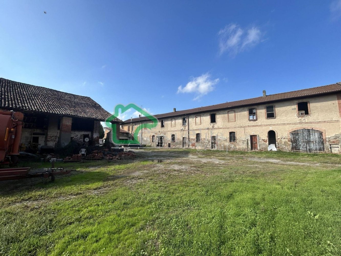 6 rooms Apartment in Mairago, Italy No. 12677