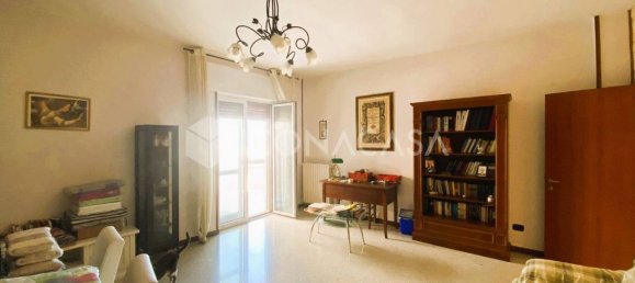 4غرفة شقة في Bari, Italy رقم 32770 25