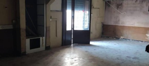 13-salle Bâtiment à Sava, Italy No. 25746 5