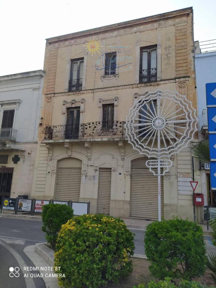 13-salle Bâtiment à Sava, Italy No. 25746