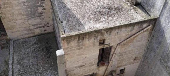 13-salle Bâtiment à Sava, Italy No. 25746 18