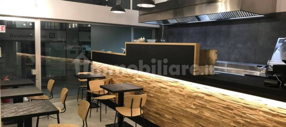 3غرفة عقار تجاري في Monza, Italy رقم 122200 18