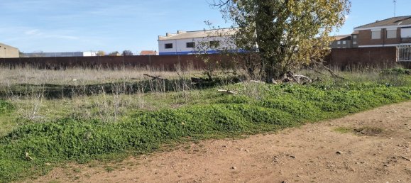 7601m² Land in Santa Maria del Paramo, Spain No. 128048 3
