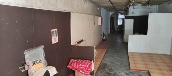 1 room Commercial property in Bari, Italy No. 302896 2