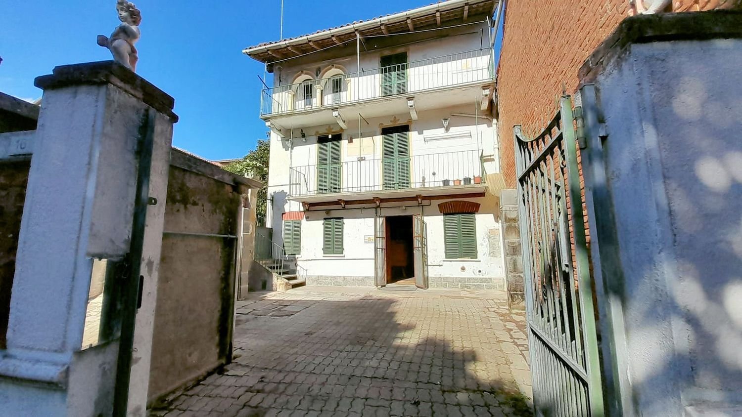 Casa de 6 dormitorios en Viarigi, Italy No. 327170