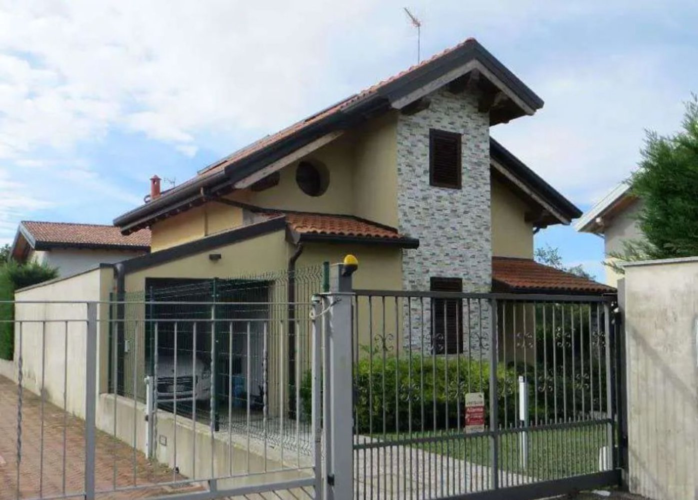 3-Zimmer Haus in Cogliate, Italy, Nr. 3617