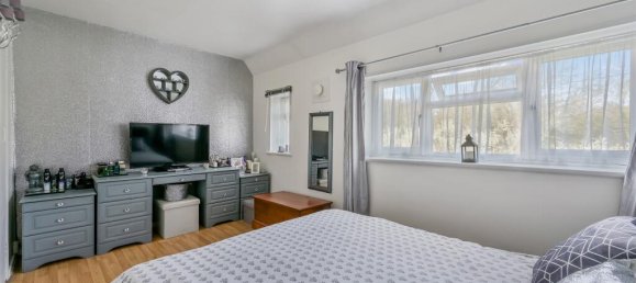 3 Schlafzimmer Haus in Feltham, United Kingdom, Nr. 9789 7