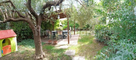 1 bedroom Apartment in Bientina, Italy No. 272503 5