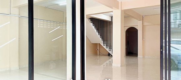 3 bedrooms Bungalow in Bangkok, Thailand No. 14294 2