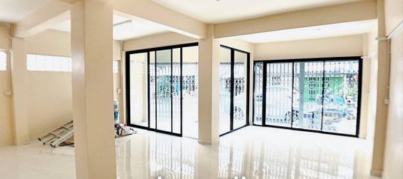 3 bedrooms Bungalow in Bangkok, Thailand No. 14294 3