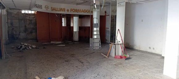 85m² Commercial property in Sassari, Italy No. 372508 2