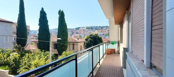 5 bedrooms Apartment in Ancona, Italy No. 378028 9