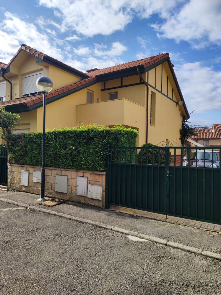 4 غرف نوم منزل في Cantabria, Spain رقم 190938