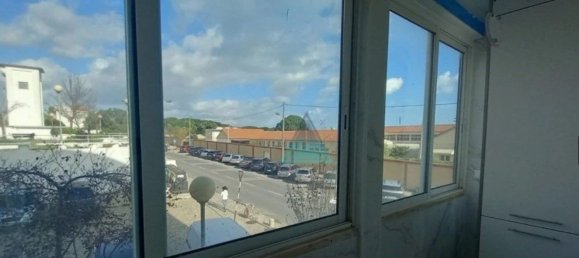 4 bedrooms Apartment in Almada, Portugal No. 84102 3