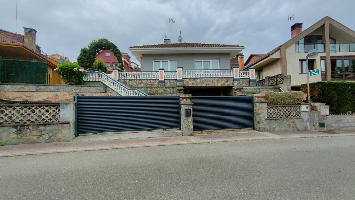 5 bedrooms House in Asturias, Spain No. 147524