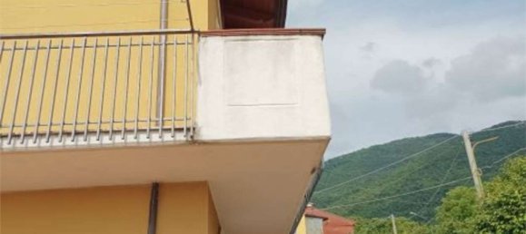 4 rooms Apartment in Serino, Italy No. 276058 9