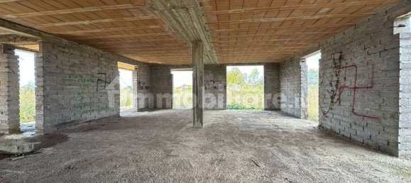 Studio in Aprilia, Italy No. 60410 15