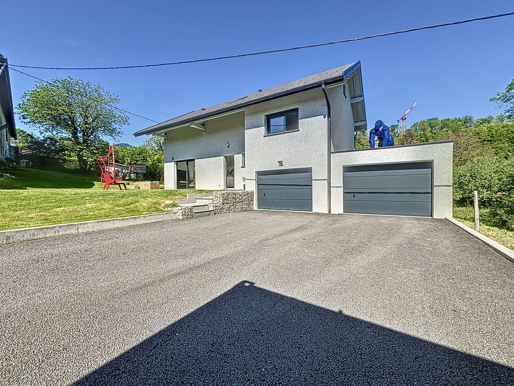 4 bedrooms House in Vimines, France No. 201789