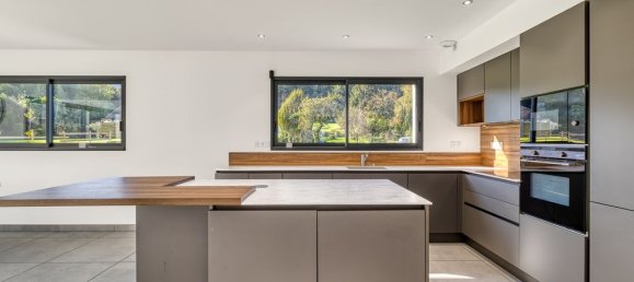 4 bedrooms House in Vimines, France No. 201789 9