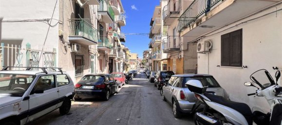 3 Schlafzimmer Wohnung in Palermo, Italy, Nr. 349361 2