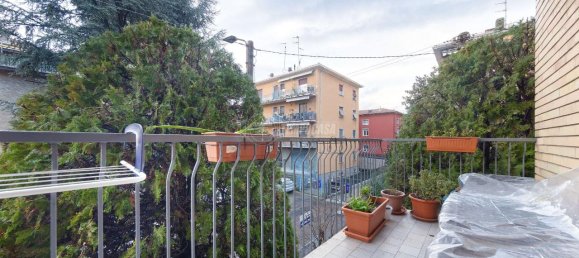 4 rooms Apartment in Parma, Italy No. 238982 9
