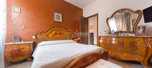 4 rooms Apartment in Parma, Italy No. 238982 4