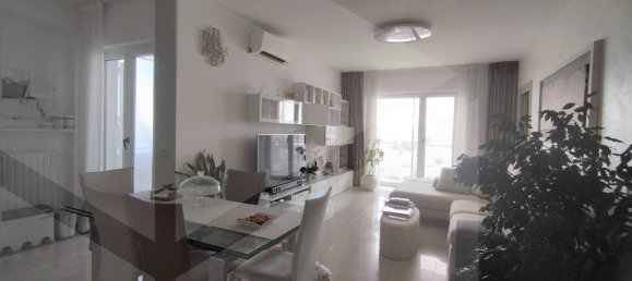 3 bedrooms Apartment in Termoli, Italy No. 286995 2