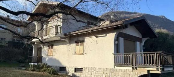 7 rooms House in Erba, Italy No. 2846 18