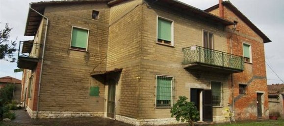 6 rooms House in Montepulciano, Italy No. 59274 3