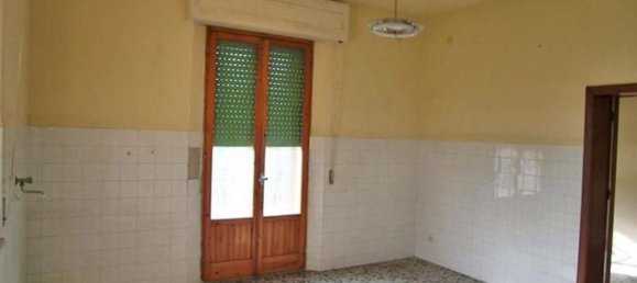 6 rooms House in Montepulciano, Italy No. 59274 10