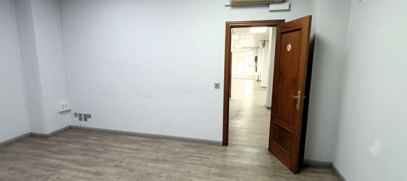 Büro in Leon, Spain 210m², Nr. 70902 4