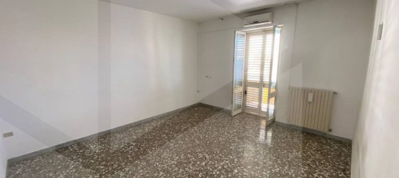 4 rooms Apartment in Modugno, Italy No. 18912 4