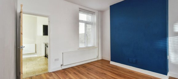 Casa de 3 dormitorios en Neath, United Kingdom No. 2155 3