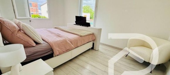 2 chambres Appartement à Persan, France No. 358704 3