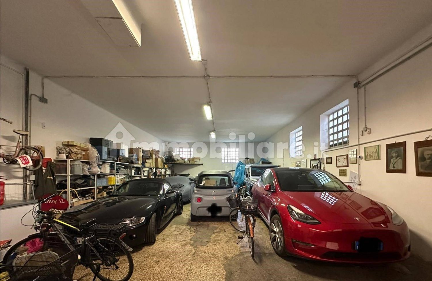 125m² Garage in Bologna, Italy No. 330957