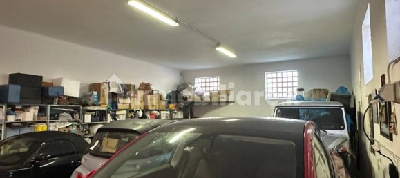 125m² Garage in Bologna, Italy No. 330957 2