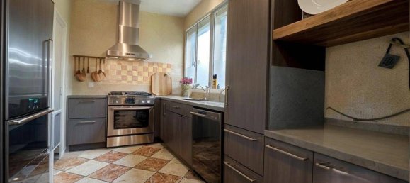 3 bedrooms House in Laon, France No. 221872 10