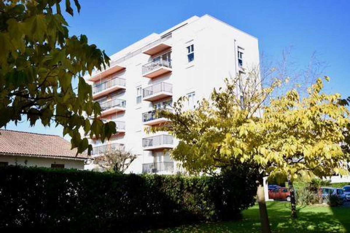 2 bedrooms Condo in Royan, France No. 37301