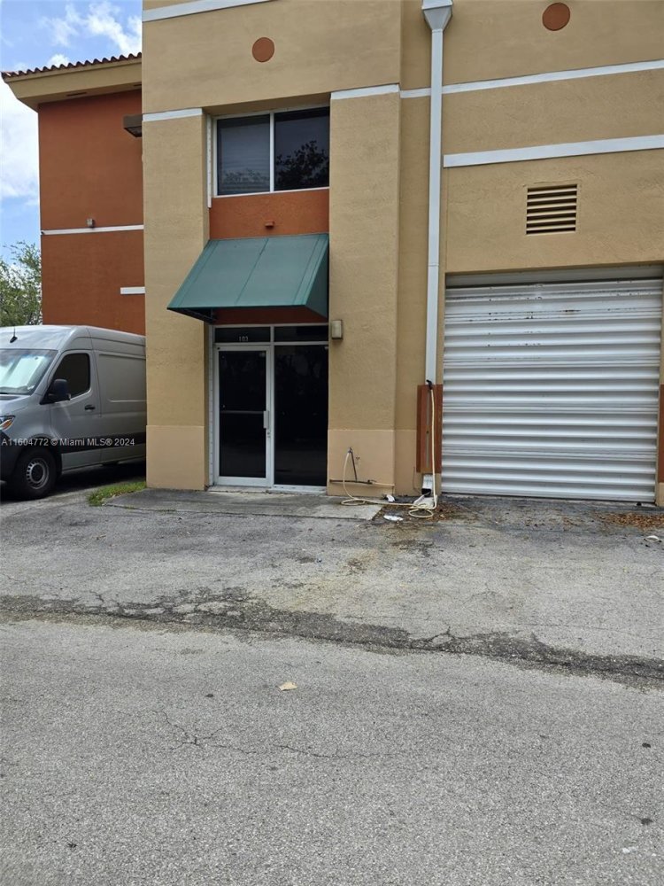 Land for rent in Miami, Miami-Dade, Florida, USA № 613989