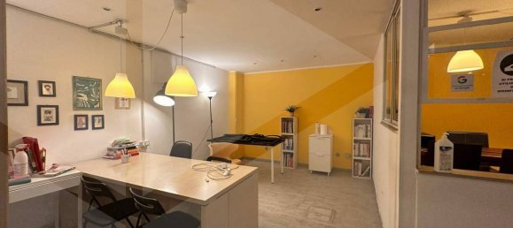 1 room Commercial property in Bari, Italy No. 29142 8