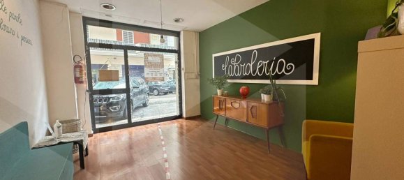 1 room Commercial property in Bari, Italy No. 29142 3