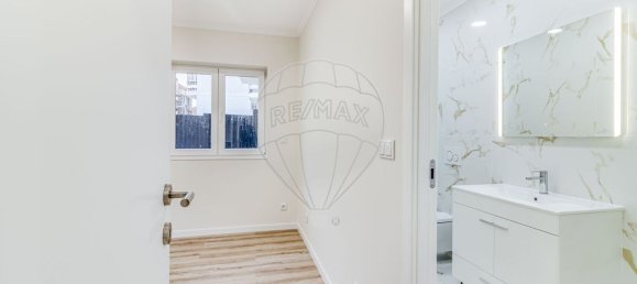 3 bedrooms House in Rio de Mouro, Portugal No. 163298 12