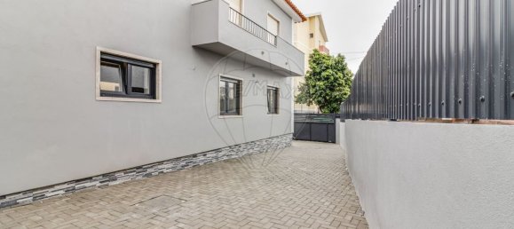 3 bedrooms House in Rio de Mouro, Portugal No. 163298 35