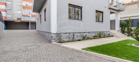 3 bedrooms House in Rio de Mouro, Portugal No. 163298 5